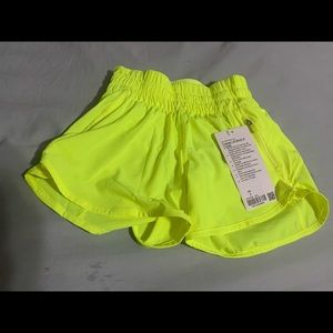 Lululemon Tracker LR 4” shorts lined.  NWT